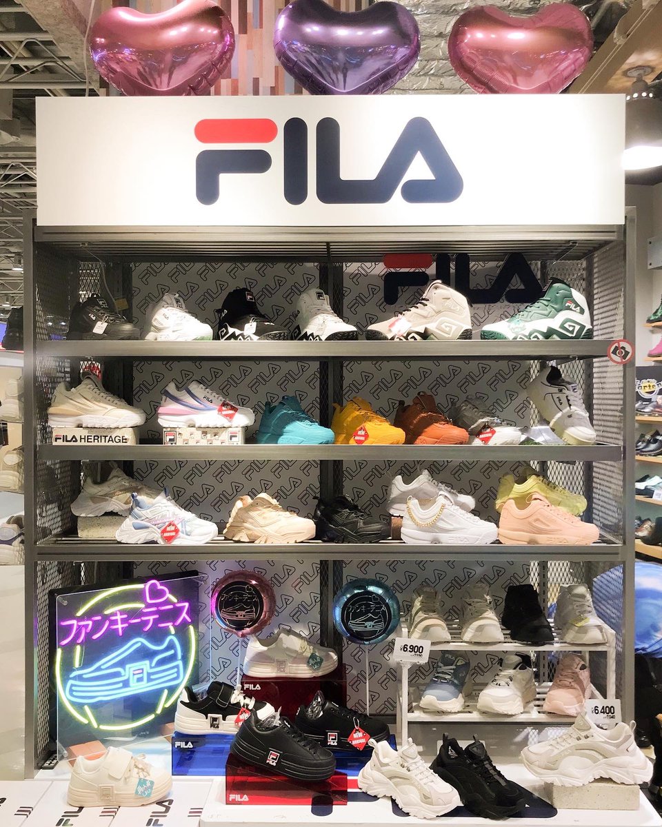 shoeplaza_jp's tweet photo. 大人気の #フィラファンキーテニス の新色が登場‼
SPC HEPFIVE店でもパーティーストアがスタートしています♡
みんなでオシャレして遊びにきてください‼
#SHOEPLAZA #フィラ #FILA #filakicks👟 #FUNKYTENNIS #厚底スニーカー #厚底シューズ #韓国ファッション #newarrivals #FootChannel https://t.co/CCRlfpdgdp