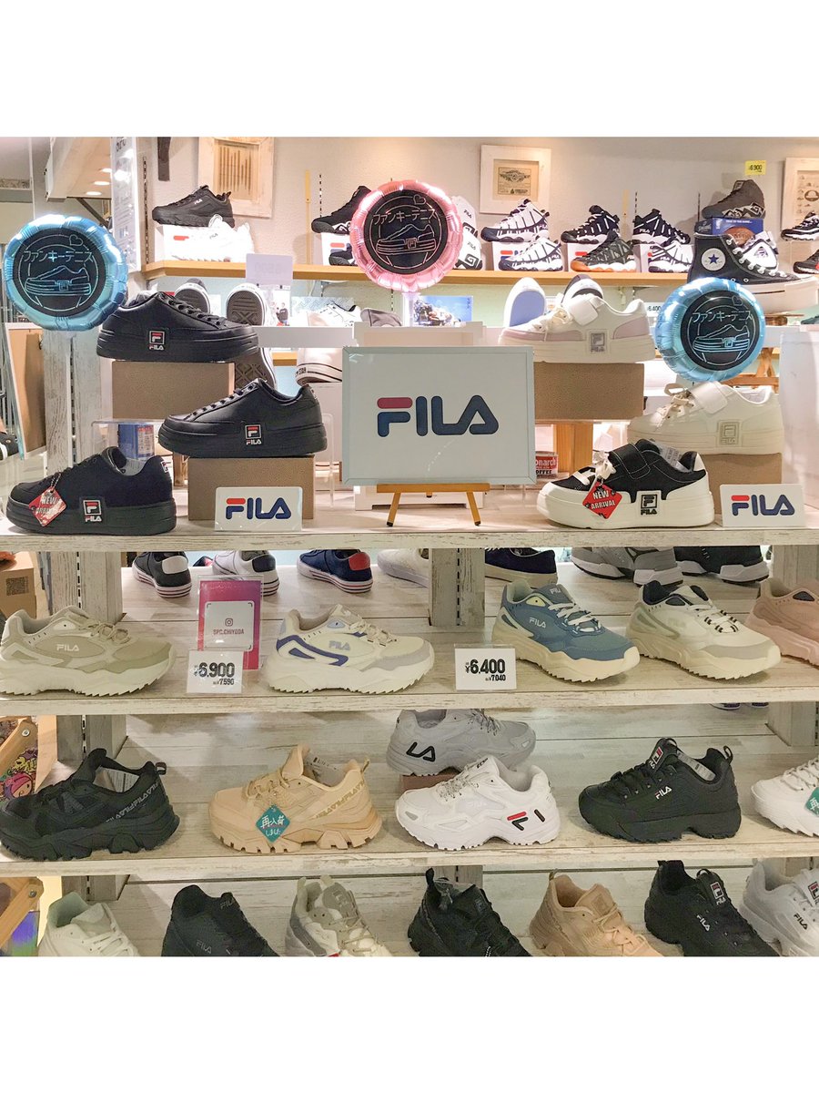 shoeplaza_jp's tweet photo. 大人気の #フィラファンキーテニス の新色が登場‼
SPC HEPFIVE店でもパーティーストアがスタートしています♡
みんなでオシャレして遊びにきてください‼
#SHOEPLAZA #フィラ #FILA #filakicks👟 #FUNKYTENNIS #厚底スニーカー #厚底シューズ #韓国ファッション #newarrivals #FootChannel https://t.co/CCRlfpdgdp