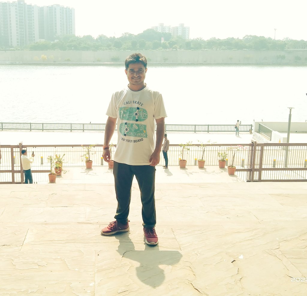 Weldone <a href="/neeteshgoswami1/">neetesh kumar</a> 🙏🙏
भाई ने इतना बड़ा काम कर दिखाया।
नितेश की CM से मुलाकात 2 मिनट तक हुई इनको अच्छे से सुना और अपने गले वाली सूत के धागे वाली माला पहनाई।।
और न्याय का भरोसा दिलाया।
#उपेन_यादव_को_रिहा_करो
#उपेन_संग_राजस्थान
#कम्प्यूटर_अनुदेशक_भर्ती_में_शिथिलता_दो