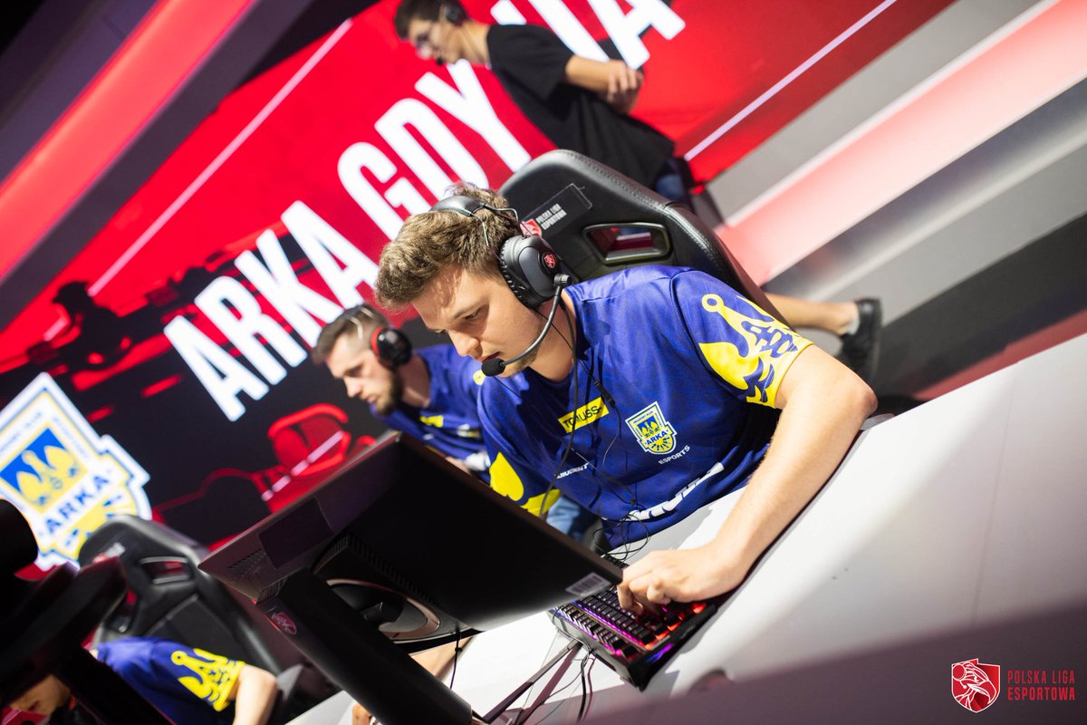 Gdybyście zapytali nas co wiemy o lanach, odpowiedzielibyśmy, że wiemy jedno - koszulka ma odprowadzać ciepło na zewnątrz, nie tylko być i wyglądać.🧠