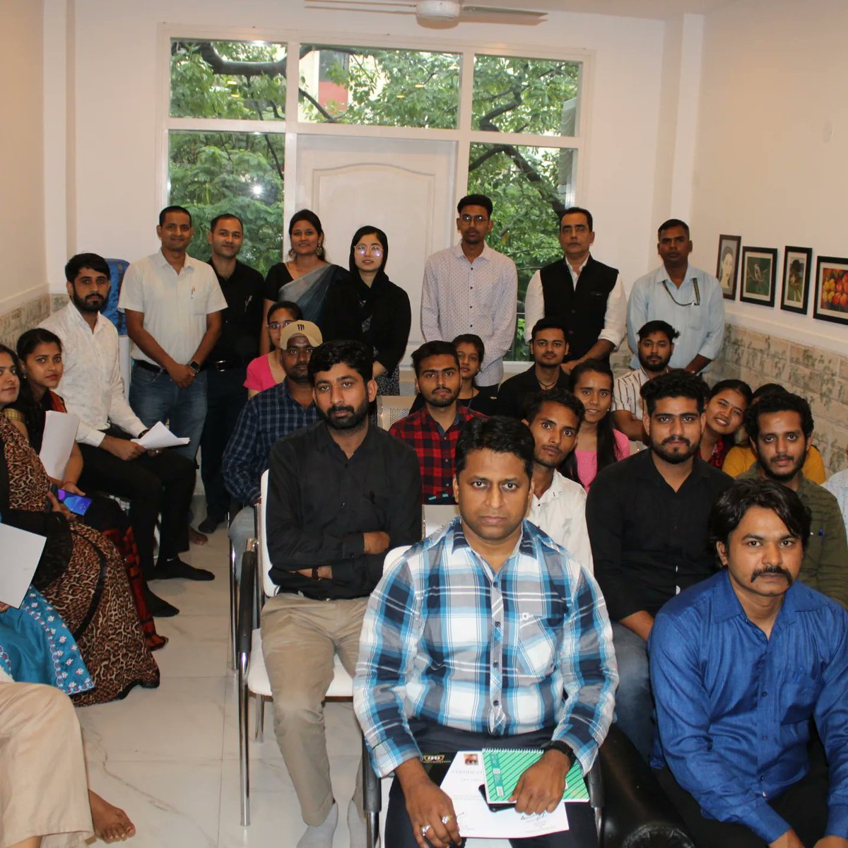NetramEyeCentre's tweet photo. Netram Eye Institute and Training Centre organized a clinical workshop with O &amp; OD. Twenty young optometrists participated in the course and gained experience with cutting-edge equipment. They acquired the skills of dispensing and patient dealing. https://t.co/MtF2hoyiNG