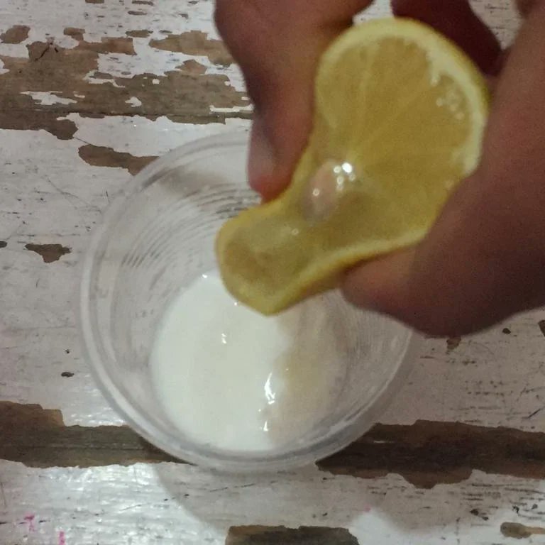 BugdaytepeO's tweet photo. 6.sınıf öğrencilerimiz "Sütün limonla etkileşiminin gözlemlenmesi,kimyasal sindirim kavramı" deneyini gerçekleştirdiler. @MemHarran @ASUTAYMEHMET https://t.co/kCqn9PHxTD