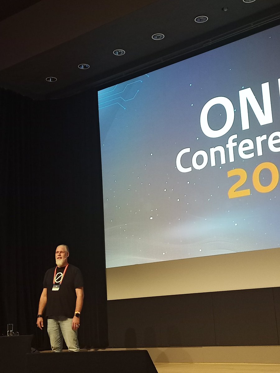 Kassenaar's tweet photo. @Yafsec talked about hacking bodycams of the police #zerocopter #ONE2022 https://t.co/UidiFFava3