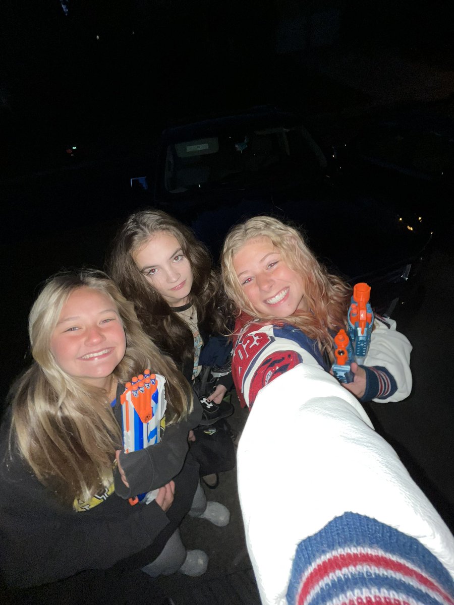 dnoyc4nerf's tweet photo. a great start to an early morning with katy and dakota @woodstocknerf22 @Menace2Sobriet6 https://t.co/GWVMz8xLrM