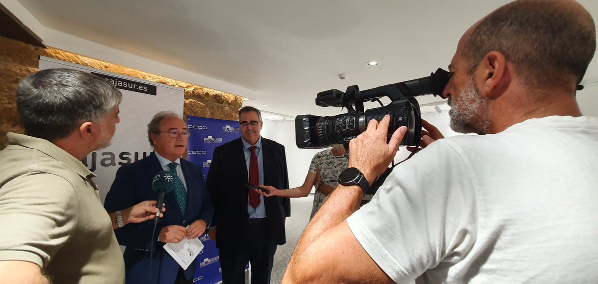 CECOes_'s tweet photo. 👉 Abordamos la compleja coyuntura económica actual ▶️ retos a los que se enfrentan las #empresas con Gregorio Izquierdo de @CEOE_ES
@CEAes_ @cepyme_ https://t.co/24bYVPqjjw