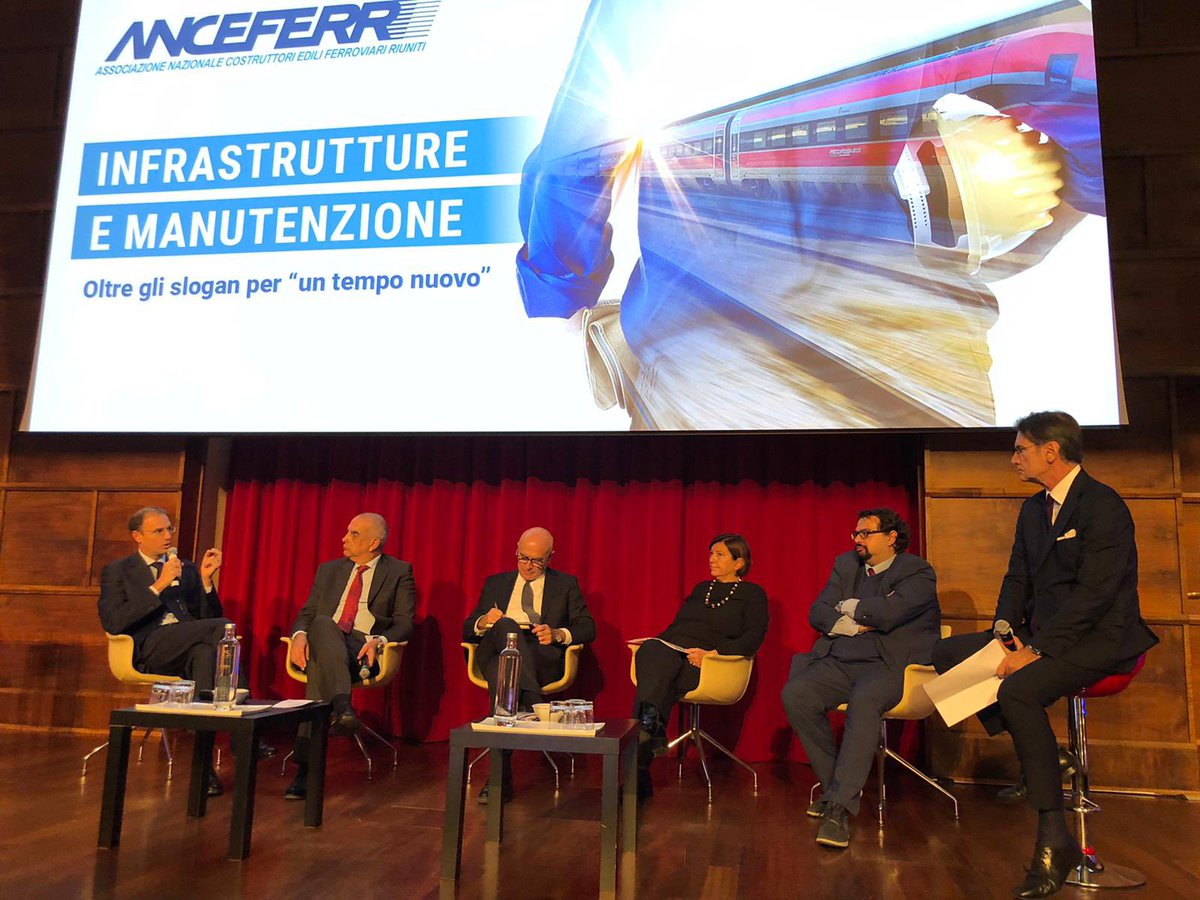 ancenazionale's tweet photo. Migliaia di imprese aspettano di ricevere 5 miliardi per lavori già eseguiti. Urgente estendere al 2023 la misura del #dlaiuti che consente di lavorare con #prezzari aggiornati e introdurre a regime una vera #revisione prezzi. Il Vicepresidente #Ghella al convegno @Anceferr https://t.co/b9clbWe6ge