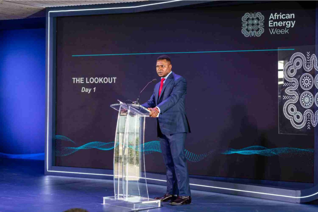APO_source's tweet photo. African Energy Week 2022 Kicks Off with Powerful Opening Remarks by Industry Leaders @Real_AEW @energy_african #Africa #Energy #Event #AEWeek #AEW2022 #CleanEnergy #Launch #Oil #Gas #ClimateChange #Statements
Read more: https://t.co/ykDaBeoRDw https://t.co/sOHe9imjuY
