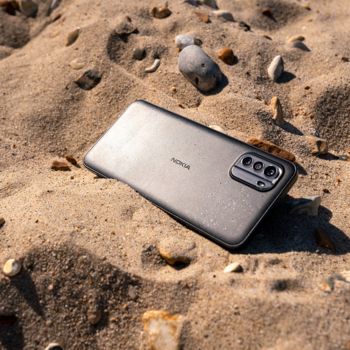 HMDdevices's tweet photo. Day at the beach 🤝 Capturing memories on the Nokia G60 5G

Are you ready to get yours? 🏖️

Learn more: https://t.co/YUY9YBztrR https://t.co/EzxUMHaCM4