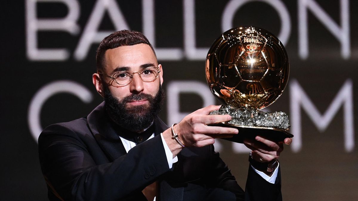 Ayer Karim Benzema logró el Balón de Oro. Ha sido condenado por extorsión sexual, conducción temeraria sin carnet, carreras ilegales, y ha estado implicado en prostitución con menores, blanqueo y tráfico de drogas. Todo un ejemplo.