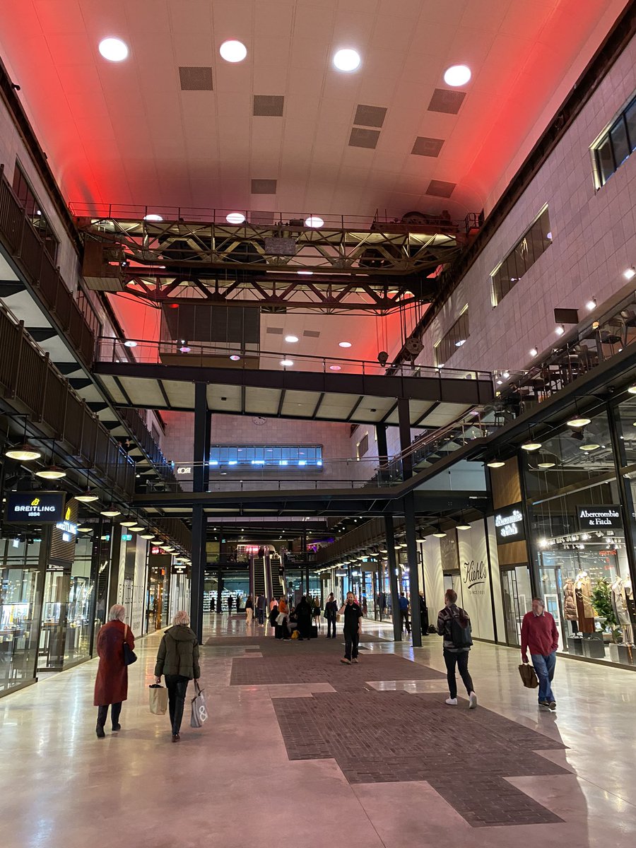 displayplan's tweet image. Out exploring #batterseapowerstation latest stores and amazing architecture