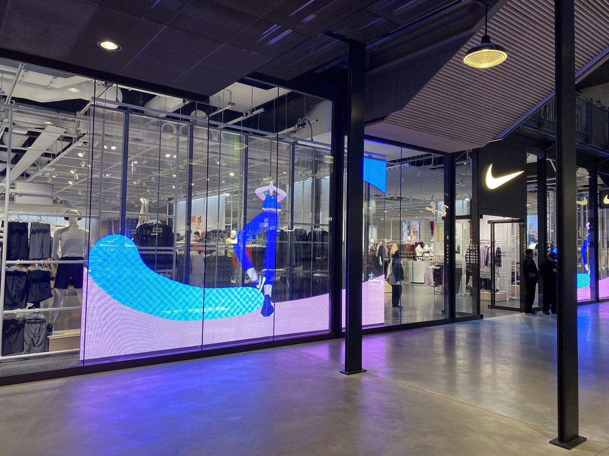 displayplan's tweet image. Out exploring #batterseapowerstation latest stores and amazing architecture