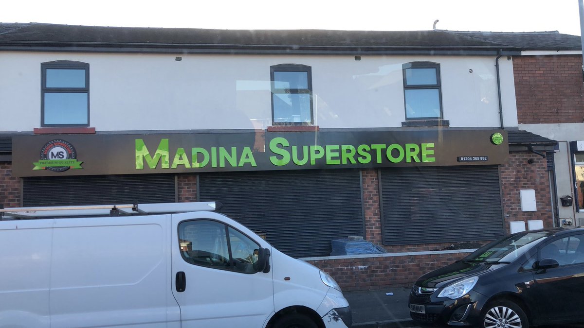 HotPrintDesign's tweet photo. Shop sign#hotprintdesign#bolton#07950288228 https://t.co/5fg0i4woYu