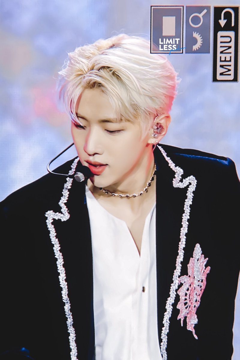 LIMITLESS1206's tweet photo. 221018 the show
preview  
#재찬 #JAECHAN #DKZ https://t.co/qP8fzEYF4I
