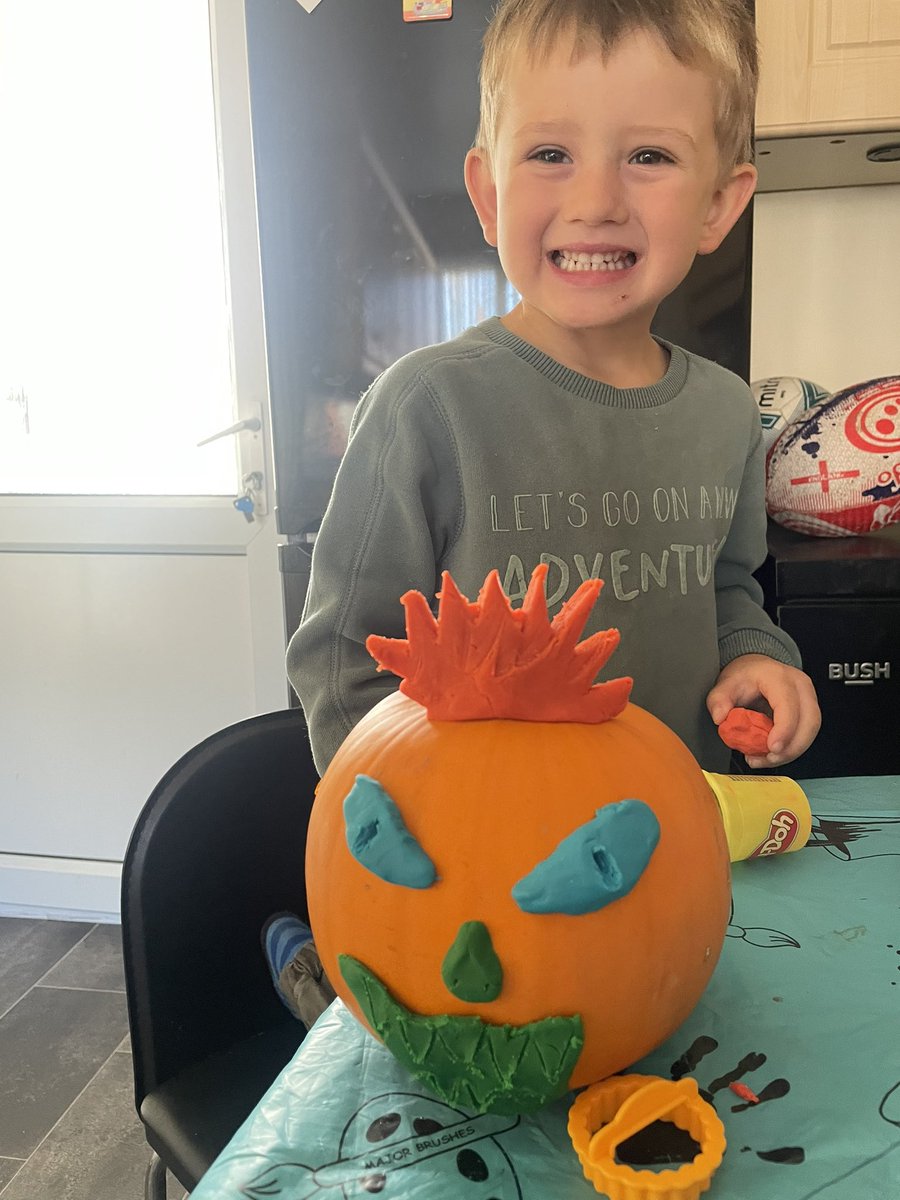 stacyj2008's tweet photo. Making pumpkin faces using play doh. https://t.co/yDsnmBbDQ2