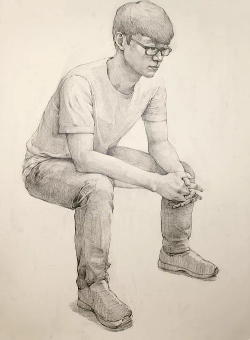 pinterestより。日本の受験絵画界ではまず採用されない描き方(ものの見方)。こう描いたら「負け」なのか?本当にそう思いたくもなる。 