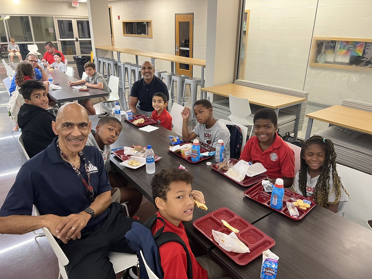 We’re at the October @AllProDad breakfast at Carrollwood Day School this morning. We talk about why we’re proud of our kids and discuss a monthly topic with them. This month’s topic is READING. We were encouraged to read more with our kids. Just fun to spend a morning together.