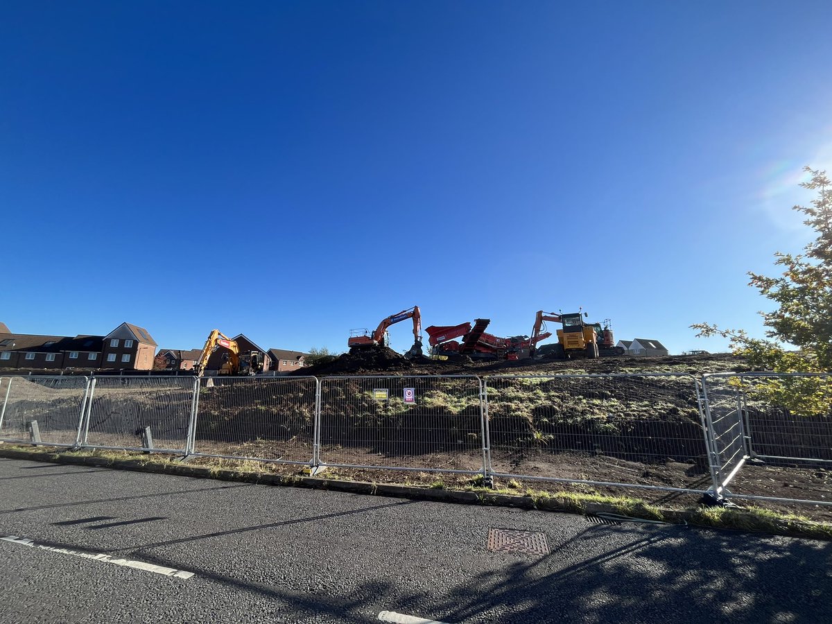 Absolutely delighted to walk past the <a href="/GoramHomes/">Goram Homes</a> and @teamvistryp site today in Lockleaze. Such a lot of progress being made. #Bristol #HousingCrisis #NewHomes