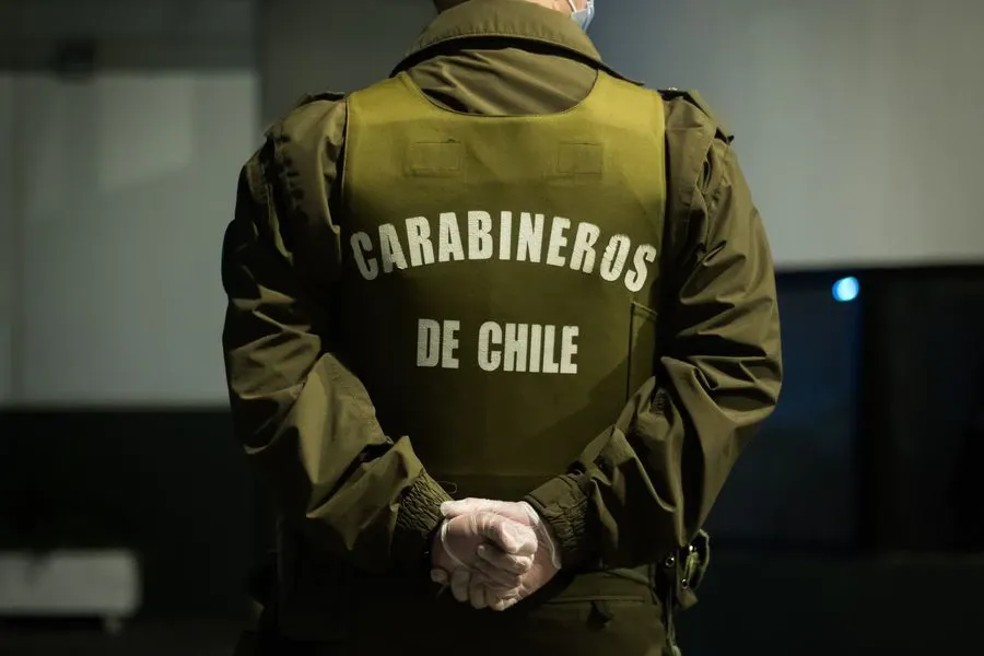 latercera's tweet photo. Región Metropolitana: en lo que va de año, el 96% de los detenidos por maltrato de obra a carabineros quedó libre https://t.co/gUjOCxJ6T0 https://t.co/ypv8P42pdf