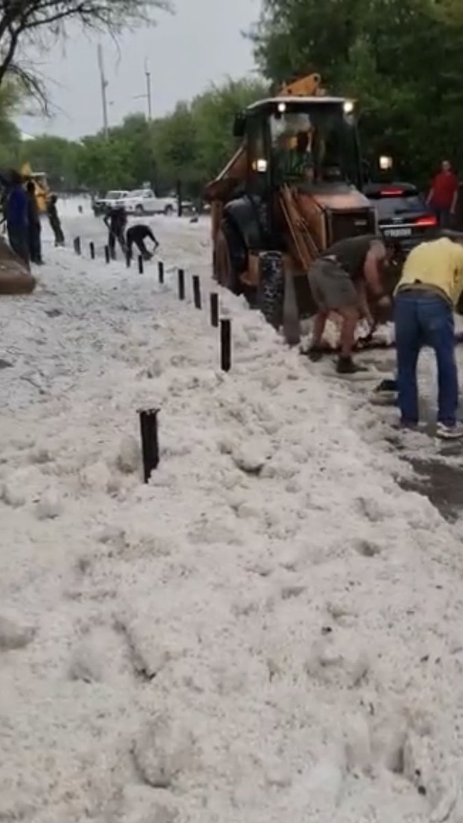 tWeatherSA's tweet photo. ⚠️ BIG HAILSTORM IN MEYERSDAL &amp; SURROUNDING PARTS OF SOUTHERN JOHANNESBURG ON TUESDAY AFTERNOON!!! | 📸 SUPPLIED https://t.co/IDsEHQPWoN