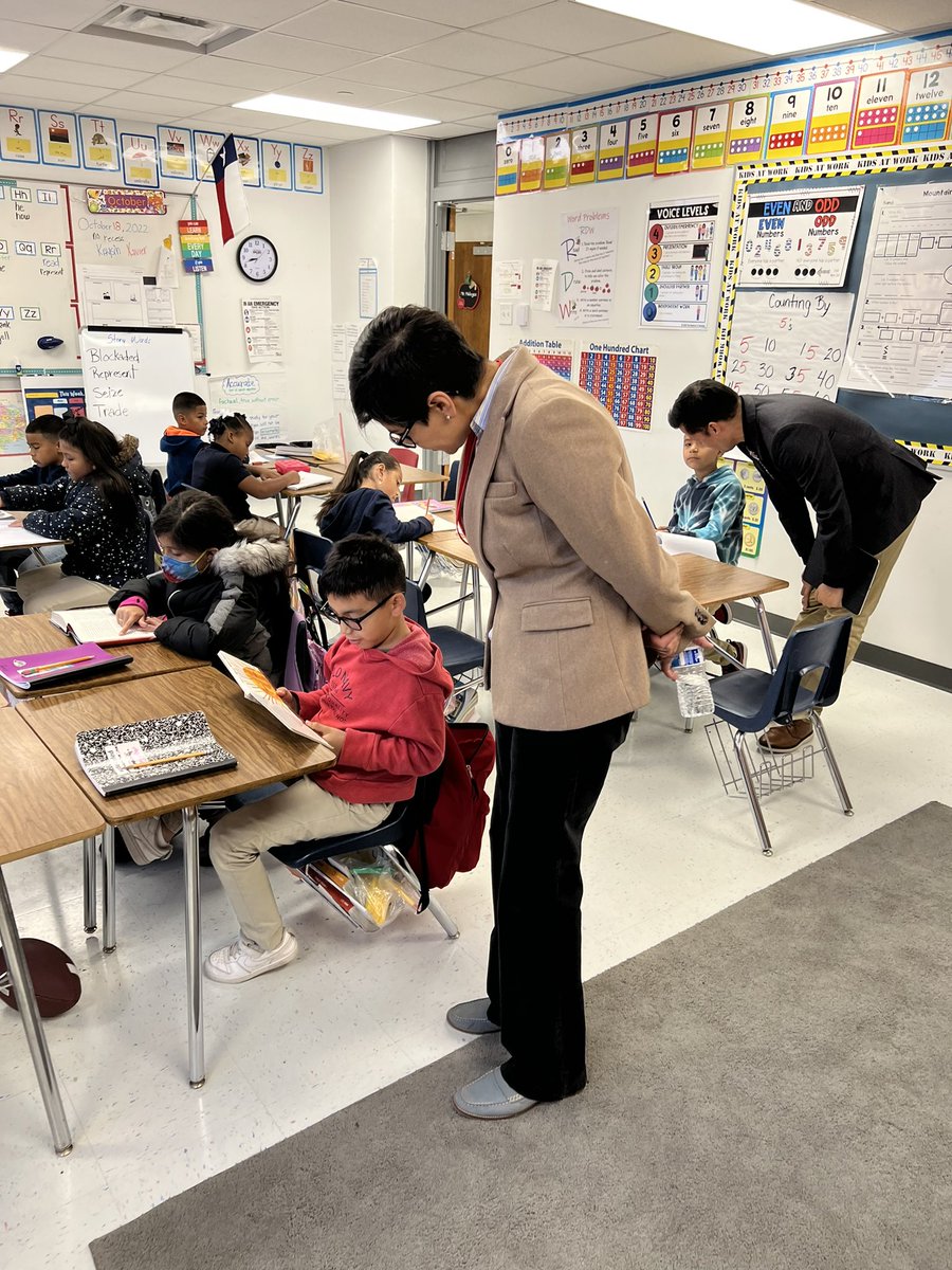 Visiting classrooms at Barbara Jordan Elementary to talk with students and teachers about their learning experience! 

These students are our future leaders!

#PFAD22 <a href="/DRC/">Dallas Regional Chamber</a> <a href="/dallasschools/">Dallas ISD</a>
