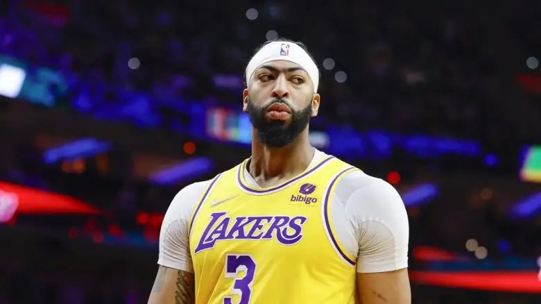 E_Book88's tweet photo. Y’all know what time is… #LakeShow #NBATipOff #Chip18 https://t.co/B07UXcSQUW