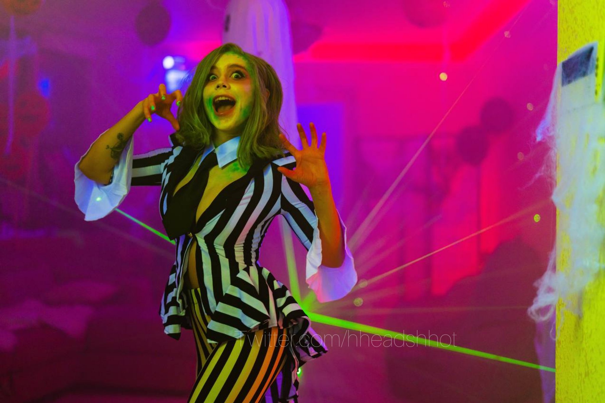 TW Pornstars - AliceBongNSFW 18+OF. Twitter. Do you like this Beetlejuice?😈😈. 2:41 PM - 18