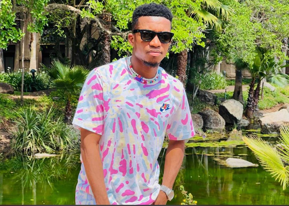 Kofi Yesu 
Best Songwriter Alive 
His Lyrical Highness
<a href="/KinaataGh/">Kofi Kinaata</a> 
#Teammove 
#HaveMercy
#PabloAimah 
Jux kno