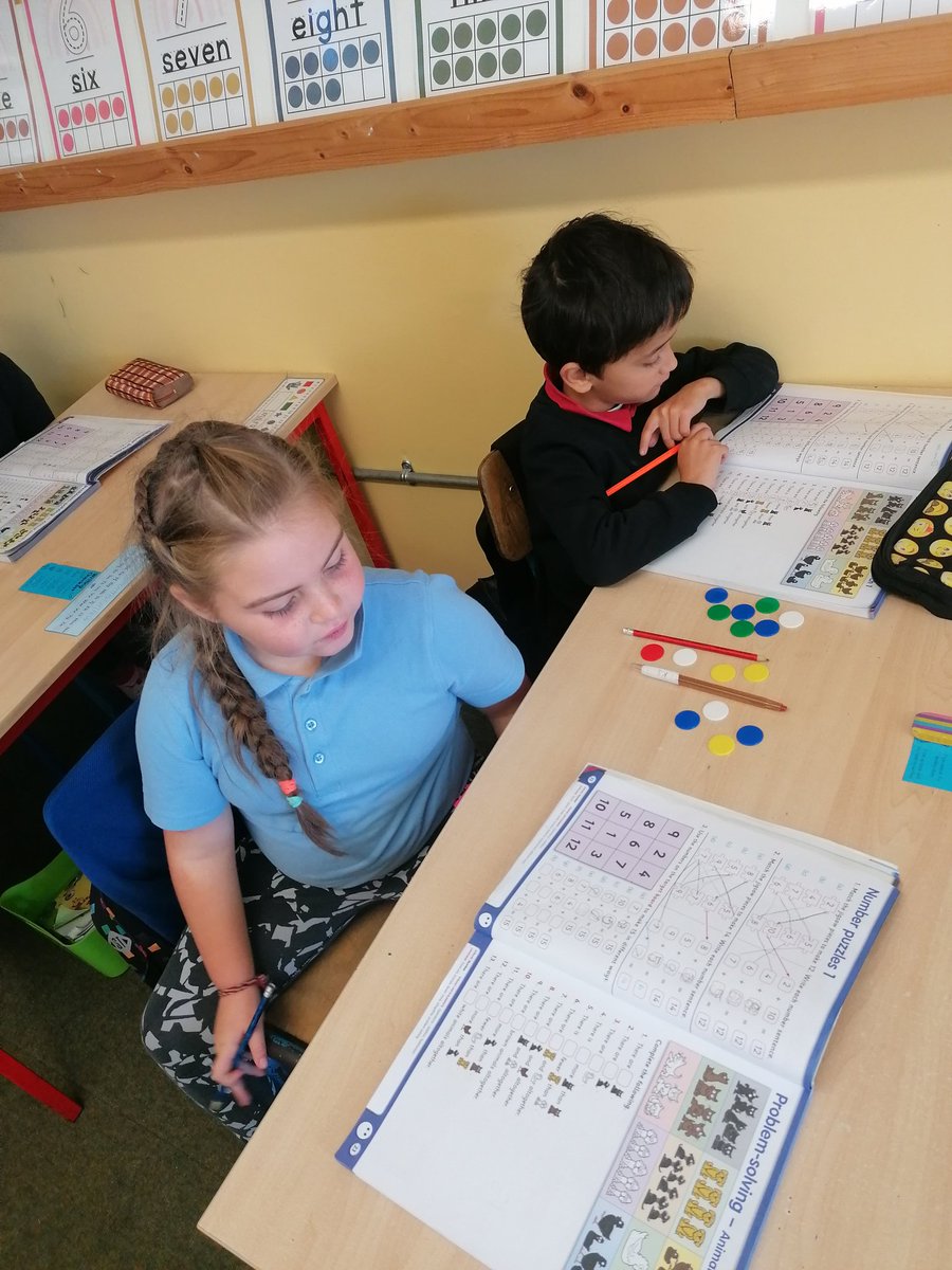 1stClSAttracta's tweet photo. Continuing the fun of #MathsWeek2022 with some collaborative problem solving this morning 🤔💬  #ProblemSolving #TargetBoards #Teamwork https://t.co/4B3o9uPGXp