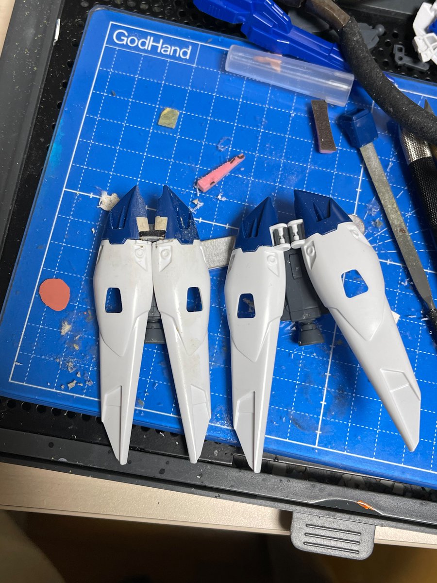 張り切って羽を改造し始めたら見事に片方だけ弄って飽きた