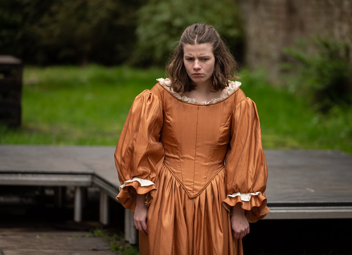 LIPAActors2024's tweet photo. Introducing Eleanor Boes✨ 
Spotlight: https://t.co/yxDuggJngt
#seekingrepresentstion #ukactor #2023graduate https://t.co/fwpHf8lM0i