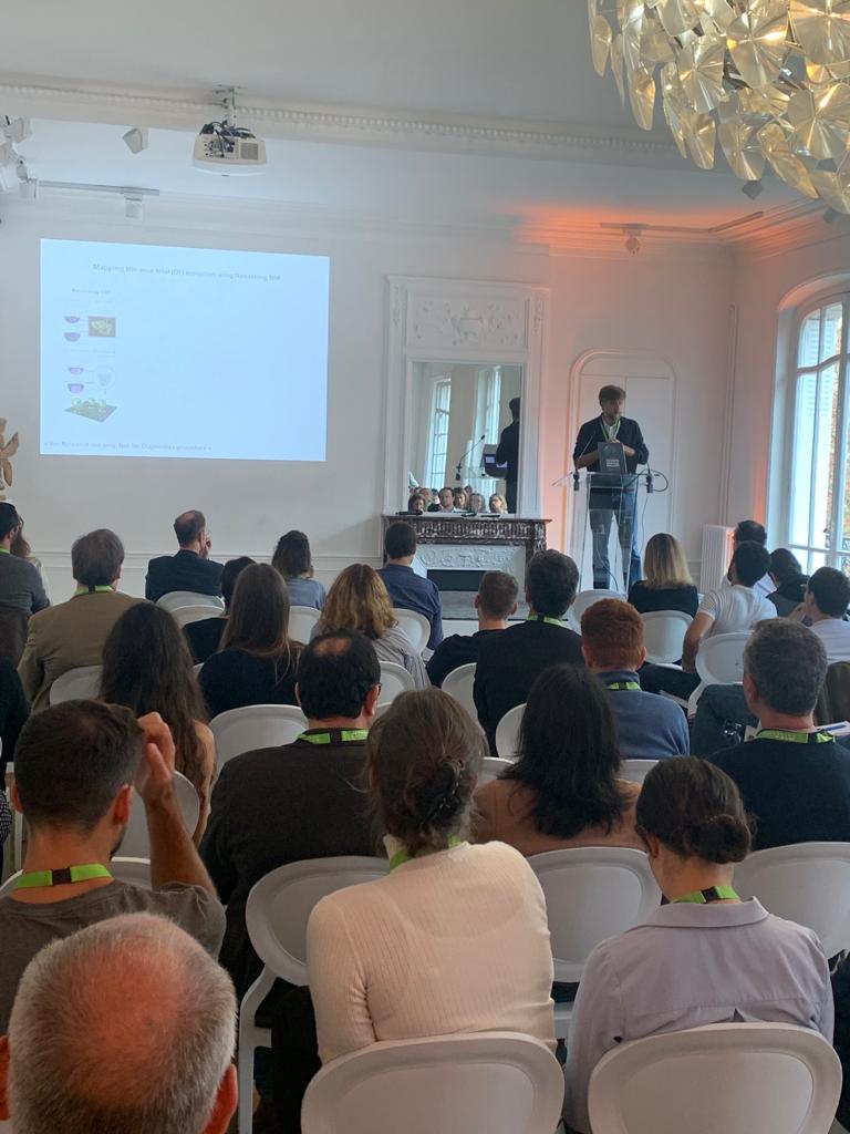 brukerspatial's tweet photo. It is @FGinhoux from @GustaveRoussy who takes the stage at the Paris summit in the European leg of the #SpatialWorldTour. He has used spatial multi-omics to map the heterogeneity of the immune system and it is no small feat. Looking forward to more great talks later!
#GoSpatial https://t.co/xj4W58Vz0u