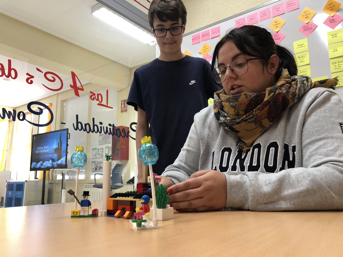 Primera historia y primer ensayo de validación en aula. Y primeros aspectos de mejora detectados antes de salir del aula. 
Equipos con alumnos de grado superior, medio y básico juntos. Una súper experiencia!!!#HackathonDigitalFP
<a href="/FPinnovacion/">FPiE+ Emprendimiento Aumentado</a> <a href="/CABK_Dualiza/">CaixaBank Dualiza</a> <a href="/consaburalabs/">Consabura Labs 🚀</a>