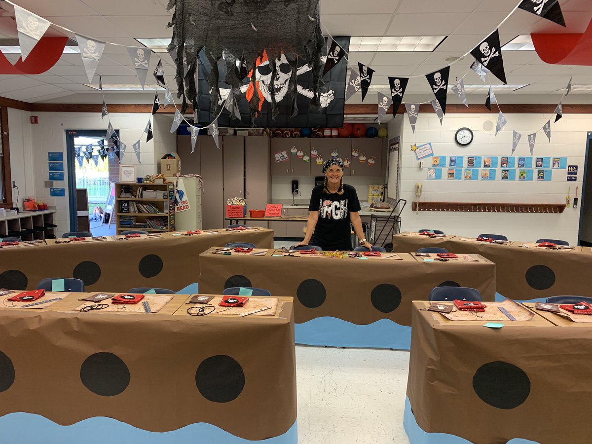 MsKerlek's tweet photo. Ahoy Mateys 🏴‍☠️ It’s a Pirate Life for me! Pirate Day at Laurel Oak Elementary @LaurelOakElem @collierschools @CCPSElemELA @AFederiam @ms_joyce1 @MsMacri3 https://t.co/jboCiVltR7