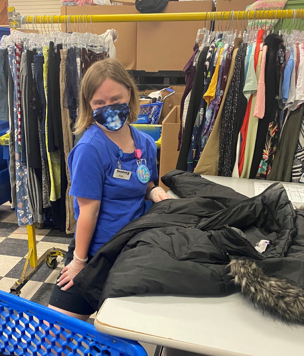 GoodwillCVandHR's tweet image. Shout out to supported employment associate Helen Page! She’s sprinkling cheer and modeling Goodwill’s core values at the Lynnhaven retail store in Virginia Beach.  #TeamGoodwill