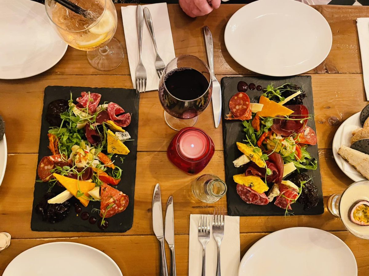 FruitMarketHull's tweet photo. Casual bistro dining at Butler Whites.
π 2-3 Humber Street, HU1 1TG
π± 01482 493557
For incredible independent eateries, visit #FruitMarketHull
#explorehull #humberstreet #hullmarina #hullrestaurants #theplacetobe #hullfoodscene https://t.co/q8dozb1Pkq