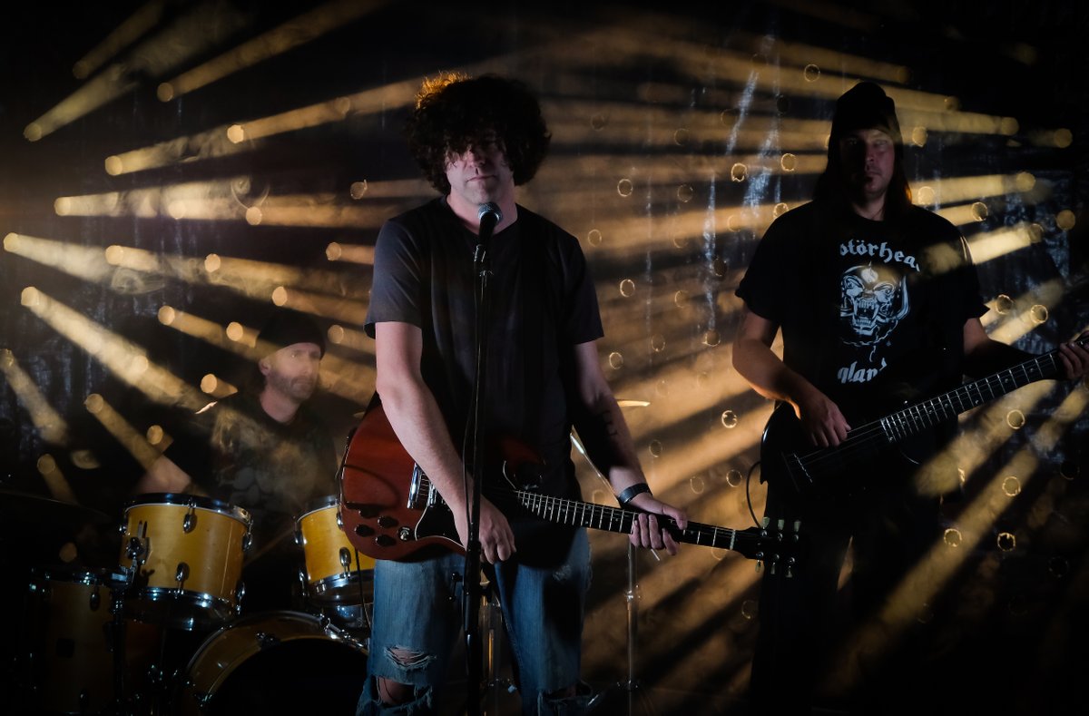 Ontario's <a href="/GrantBoyerMusic/">Grant Boyer</a> has unveiled his latest single, "De-Evolution." Head to #CanadianBeats now to learn more via our Five Questions With segment. canadianbeats.ca/2022/10/18/gra… @auteurresearch