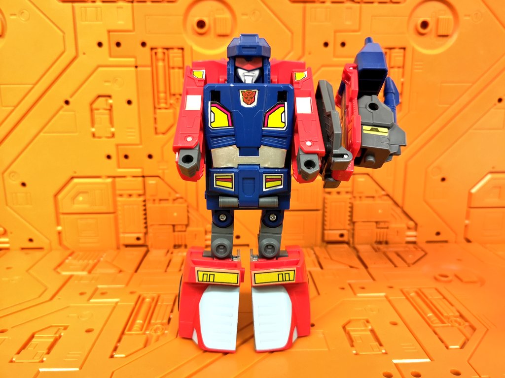 IBONCONVOY's tweet photo. ロードシーザーに付属しているブレイバー用の青い剣を探しています。
譲っていただける方がいらしたらDMやリプをお待ちしております！
値段は5000円までだと助かります！ https://t.co/uM7w6PGuuv