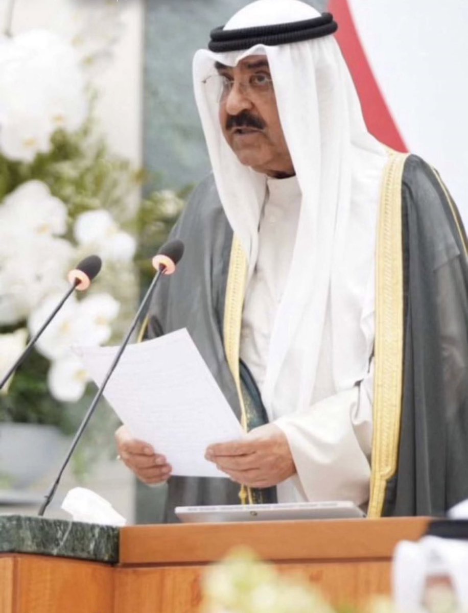انتهى بيع الضماير وتضييق الخناق 
وابتدى صبحٍ  يدف الظلام بمنكبه . 

#جلسه_الافتتاح 
#مشعل_الاحمد_الصباح 
#مجلس_الأمة