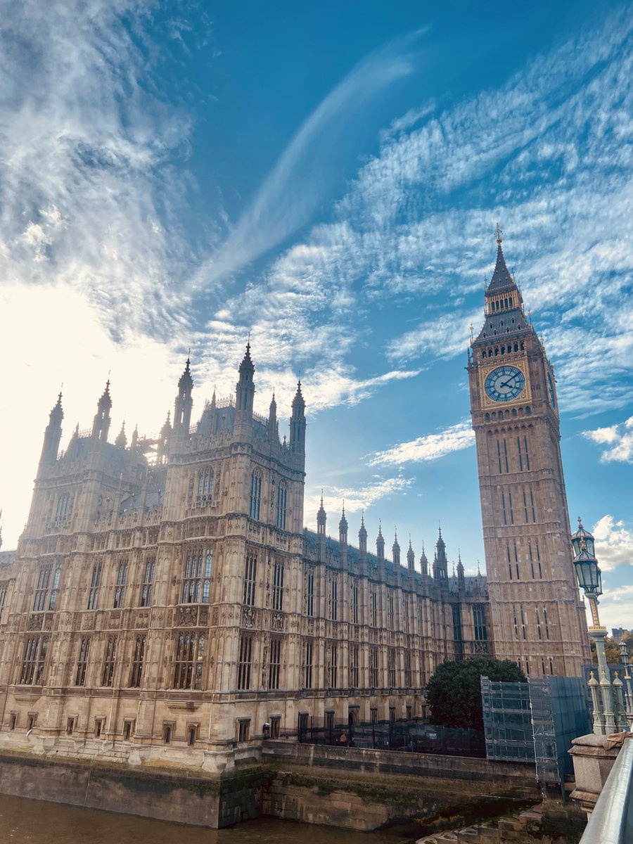 ajemzzz's tweet photo. London? 10/10🤝 https://t.co/qnS26H67mM