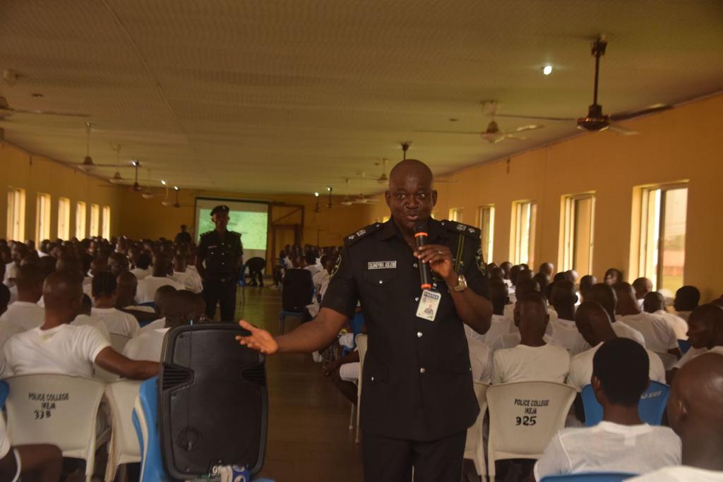 Princemoye1's tweet photo. IMPROVED HUMAN RELATIONS: POLICE LECTURE RECRUITS ON PR, SOCIAL MEDIA POLICY. 
The Nigeria Police Force has, deemed it necessary to lecture its recruit Constables who are on training across the 16 Police Colleges and Training Schools to imbibe and put to use principles of public https://t.co/uotnTN4XRf