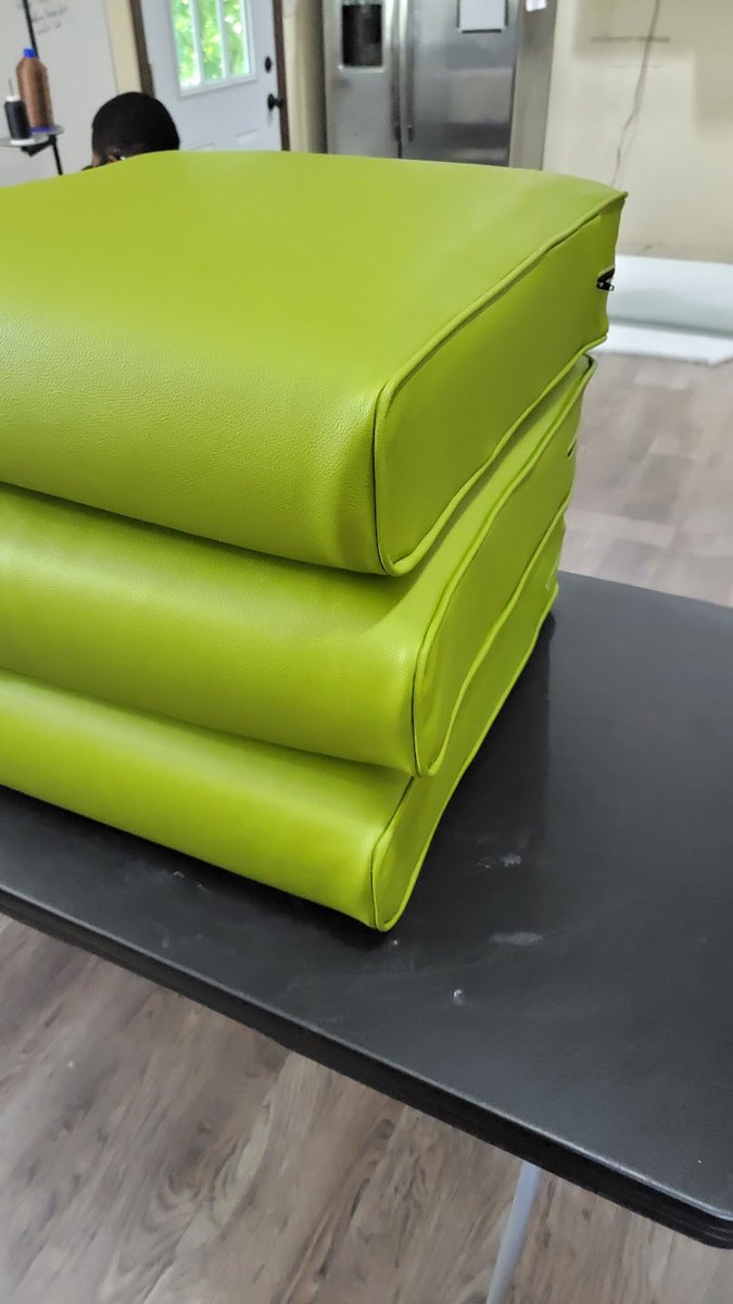 Fibrenewhrp's tweet image. Fun colors 😍 yes please! Did you know you can get ✨that✨ color without having to reupholster!? It's true! We can create any color under the rainbow 🌈 all you have to do is ask us how! #funcolors #colorchanging #custom #allday #askme #fibrenew #hrp