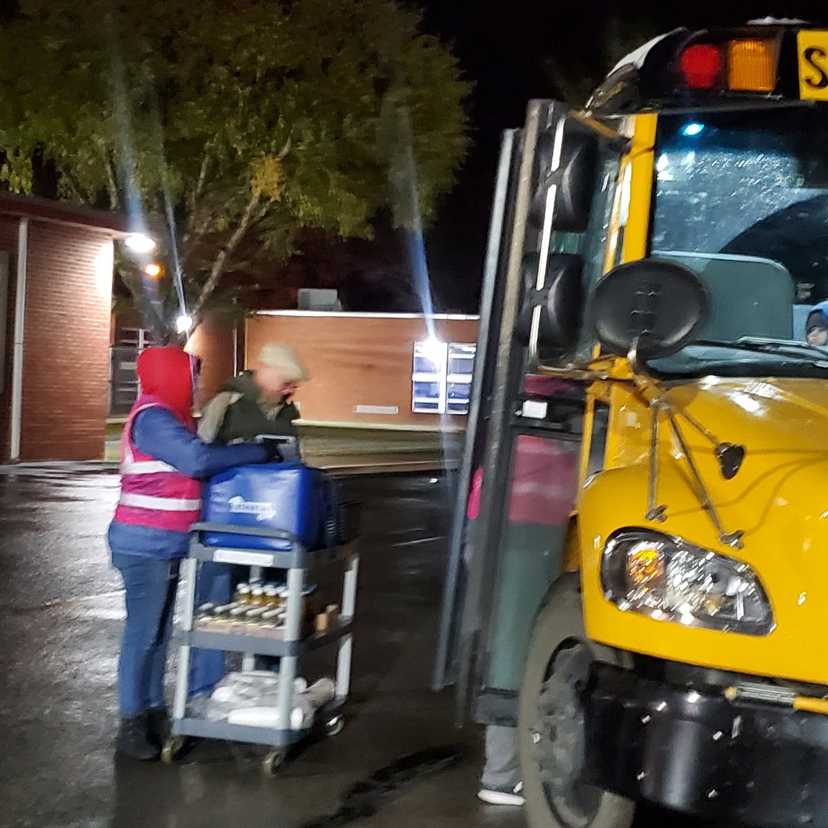 ArtesiansUnited's tweet photo. MARTINSVILLE SCHOOLS!
WE APPRECIATE OUR BUS DRIVERS!
@MSDMartinsville
@MartinsvilleBus
@ericbowlen
@ArtesiansUnited
#CommunityIsStrength https://t.co/wSoa4sZ9uc