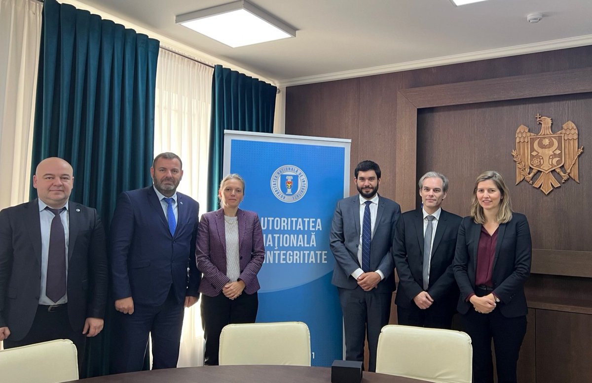 Dans le cadre de ses actions de coopération internationale, la <a href="/HATVP/">HATVP</a> s'est rendue en Moldavie pour poursuivre son appui à l'Agence National d'Intégrité. Cette visite a pour objectif de l'accompagner dans son organisation et ses missions. Notre article 👉 bit.ly/3SiIbuo