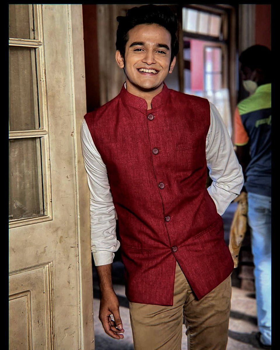 aayateishq's tweet photo. Type "Pravisht Mishra is" and let your keyboard to finished it. https://t.co/uYlf29QLe4