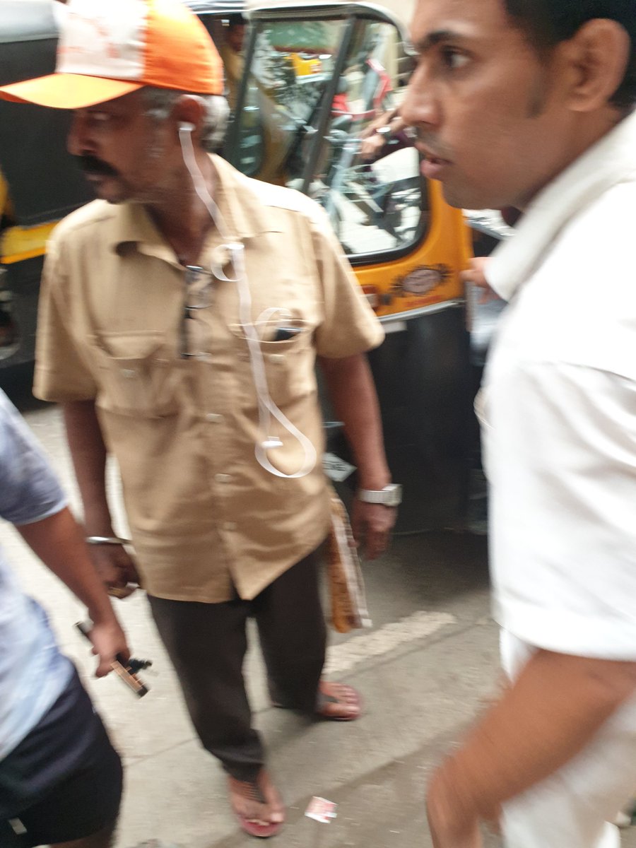 DaymaParesh's tweet photo. @KDMCOfficial @IdiotsRoads @mumbaimatterz @AmhiDombivlikar @ThaneCityPolice https://t.co/KYMojf6dJ8