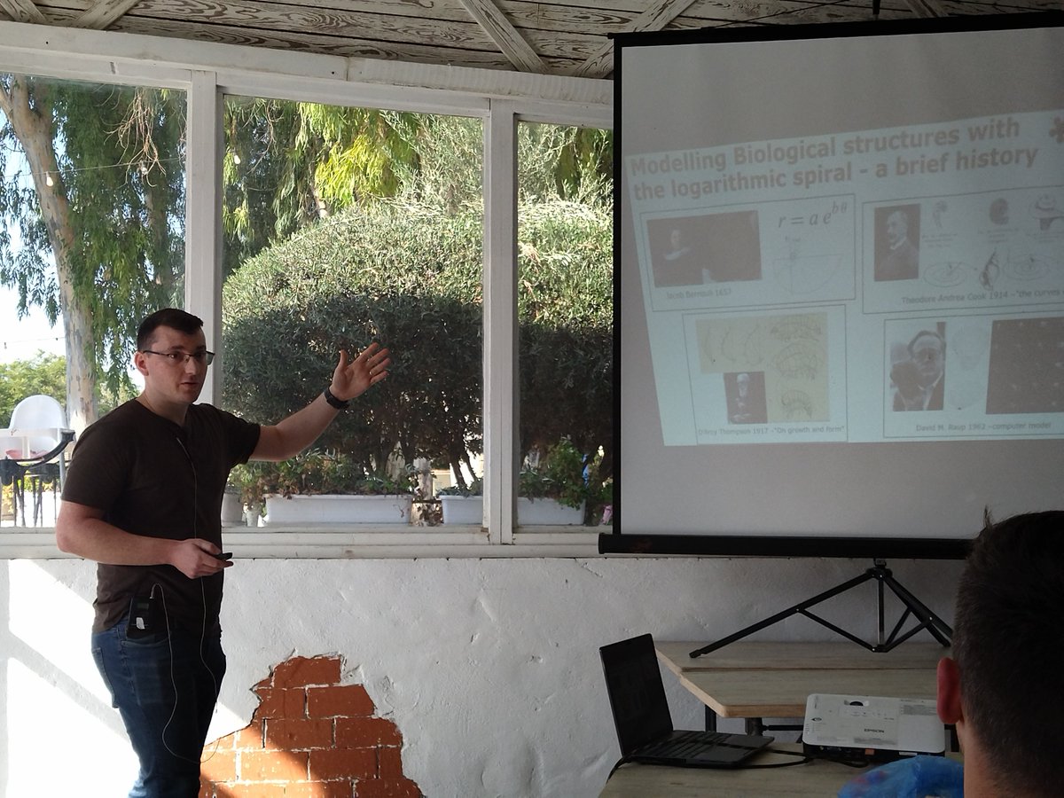 BioSoftTAU's tweet image. Benjamin Sorkin (Diamant group) presenting his new theory connecting entropy and kinetics, and Shmuel Gershon (Pinchasik lab) studying flow through valves in locust