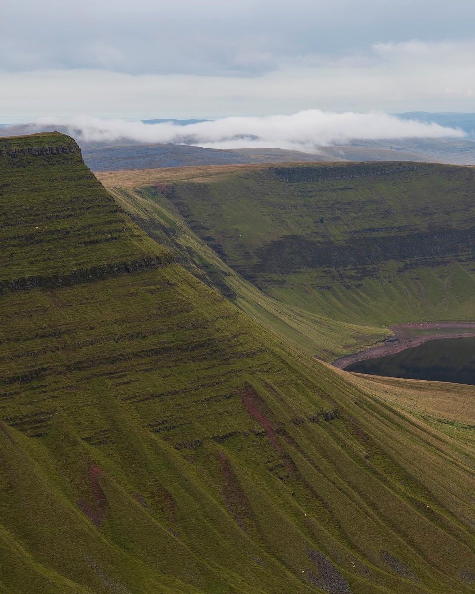 Are you ready to explore the Brecon Beacons? 🏔 Use #explorebreconbeacons to be featured 📷© @darylbakerphotography
