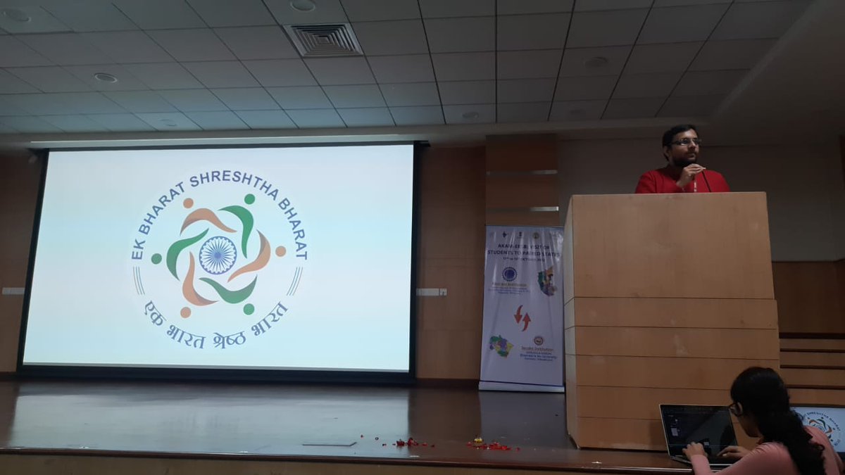 EdCIL_India's tweet photo. #AKAM_EBSBStudentTour Team of Students from #Uttarakhand reached at BMS College of Engineering #Bangalore for their 5 days trip under #StudentsExchangeProgramme  #AKAM #EkBharatShreshthaBharat #AzadiKaAmritMahotsav
#EduMinOfIndia #EBSB_Edumin
#EdCIL_Ltd https://t.co/UvHaWRPYkw