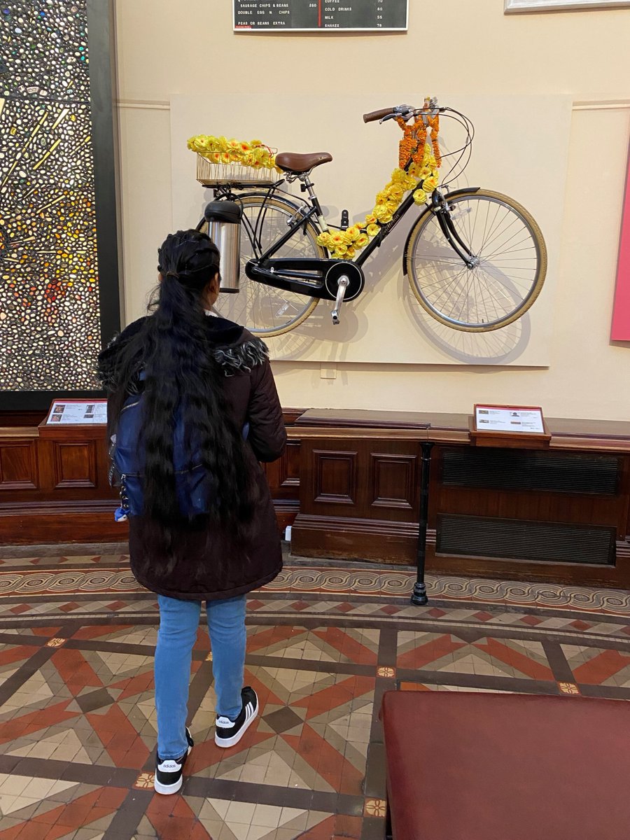 RDeeSCA's tweet photo. Yr13 Travel and Tourism students exploring Birmingham tourist attractions. Students have planned and organised the day themselves as part of their coursework, well done! @ShirelandCA @ShirelandSixth @LoxtonSca https://t.co/MQhm2soaCe