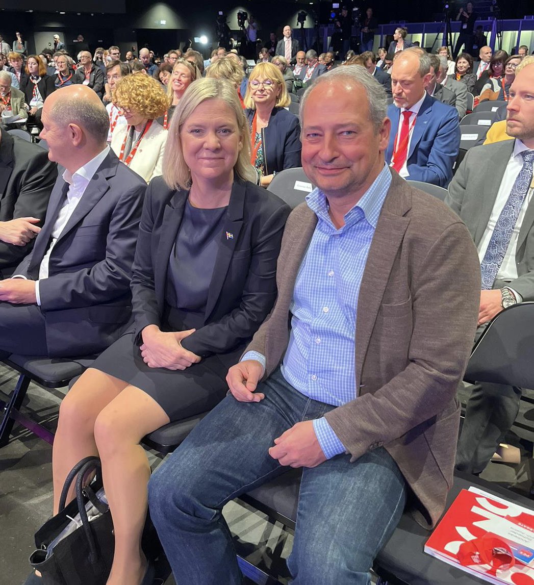 SCHIEDER's tweet photo. "We as Social Democrats do have solutions, but we need to be more vocal about them" - It was my pleasure to exchange with @AnderssonMagda @SwedishPM during last week's #PESCongress @PES_PSE @TheProgressives #throwback #Progressives4Europe https://t.co/j7zQTsVtLc